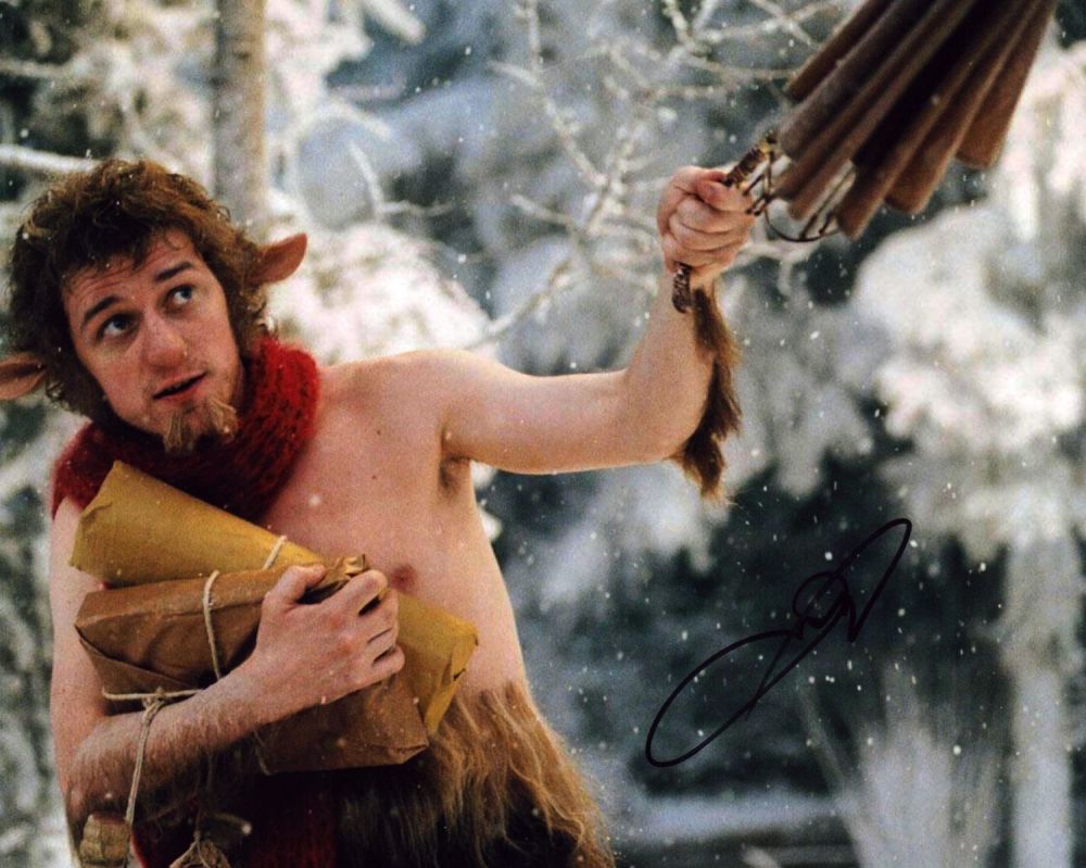 Lot 339: James McAvoy signed 10x8 inch Chronicles of Narnia...