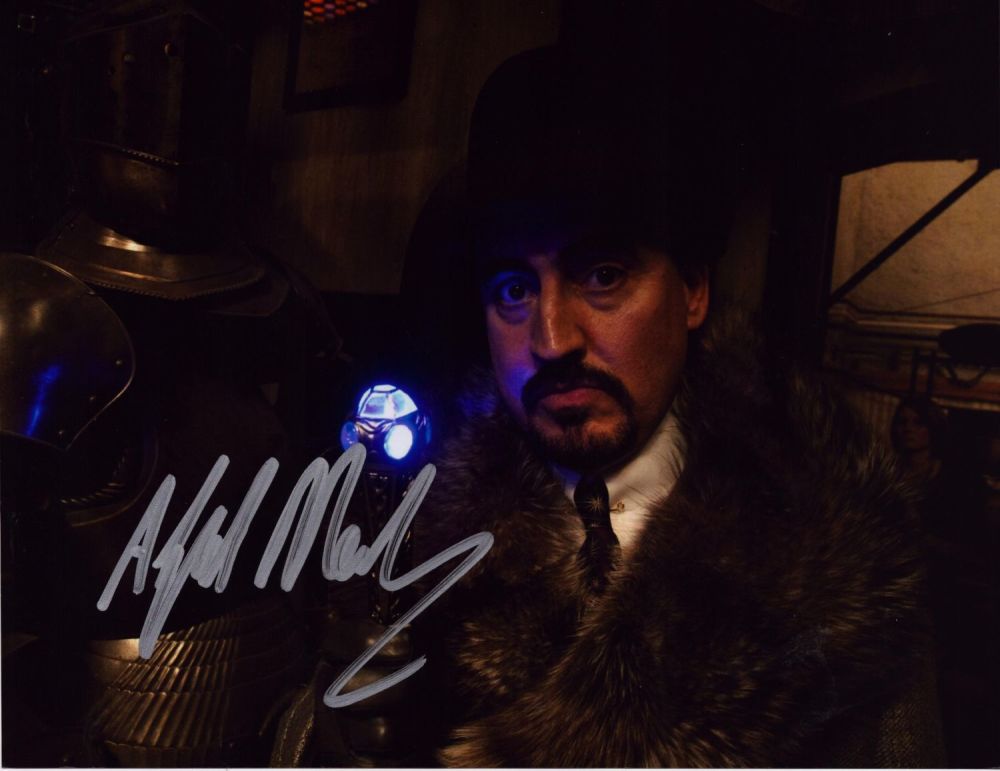 Lot 350: Alfred Molina signed 10x8 inch colour photo. Good...