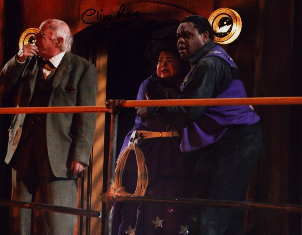 Lot 367: Clive Rowe signed Dr Who 10x8 inch colour...