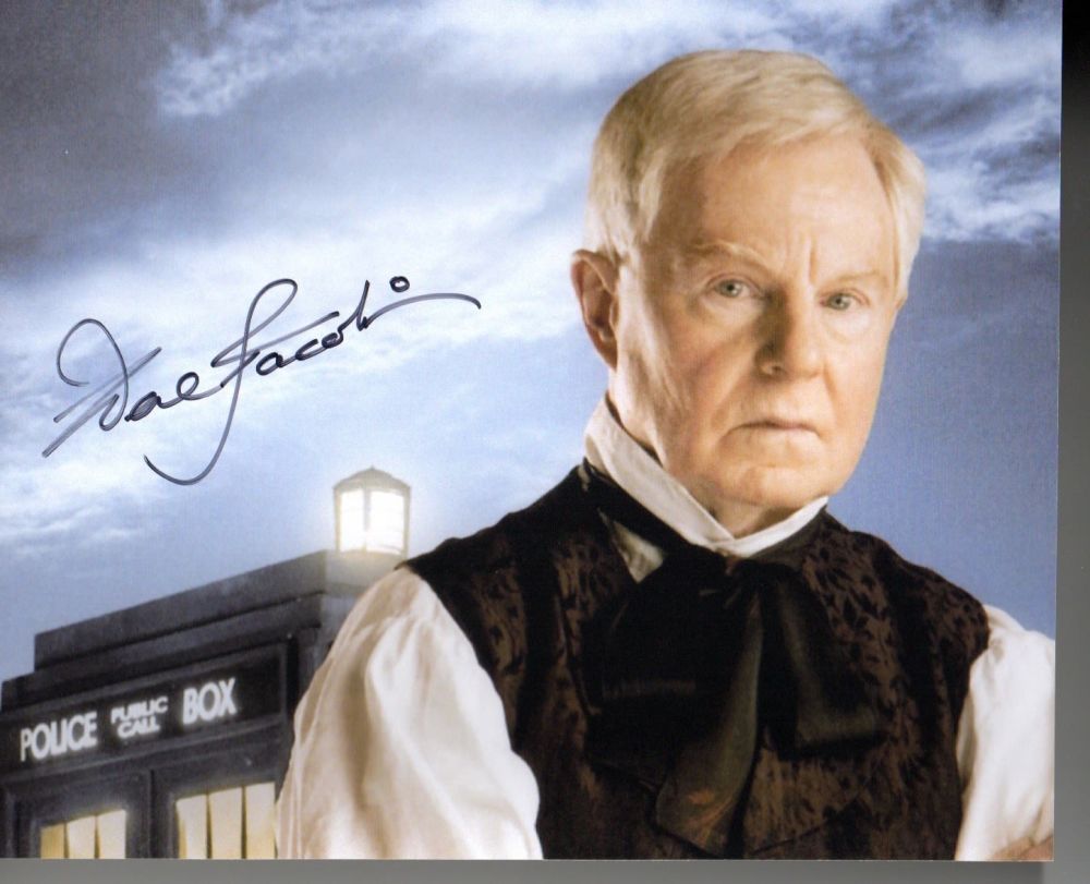 Lot 389: Dr Who Sir Derek Jacobi signed 10x8 picture...