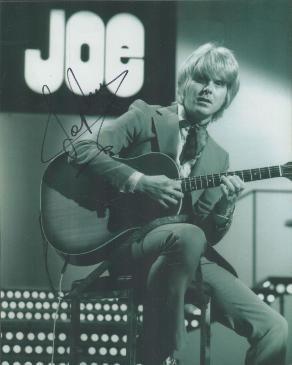 Lot 611: Joe Brown Singer Signed 8x10 Photo. Good condition....