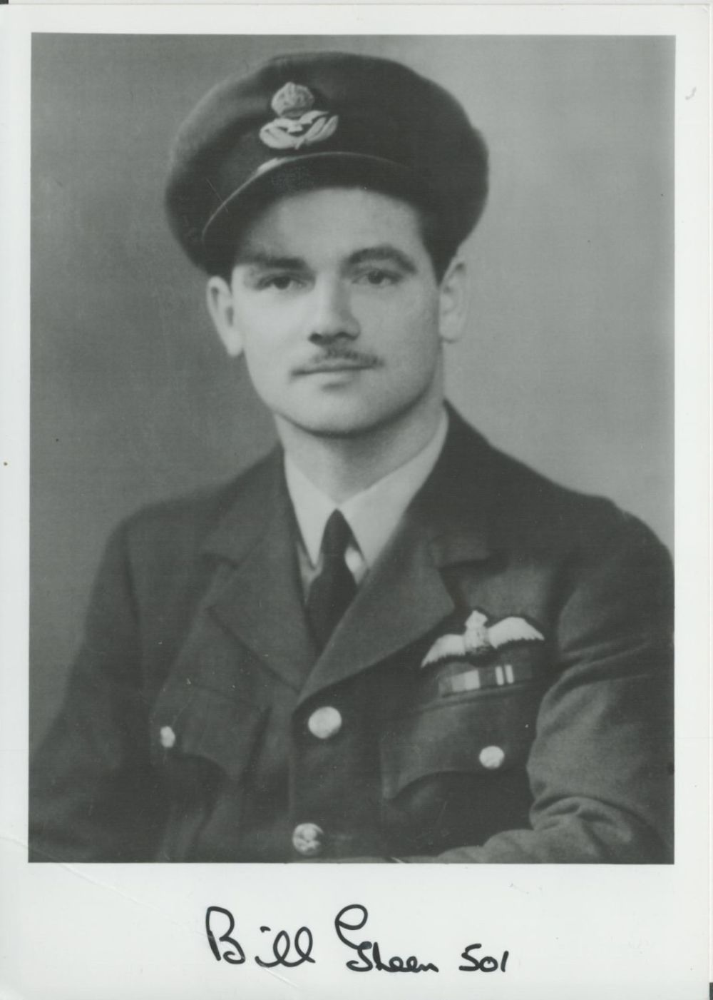 Lot 415: Military. WW2 RAF Flt Lt Bill J Green...