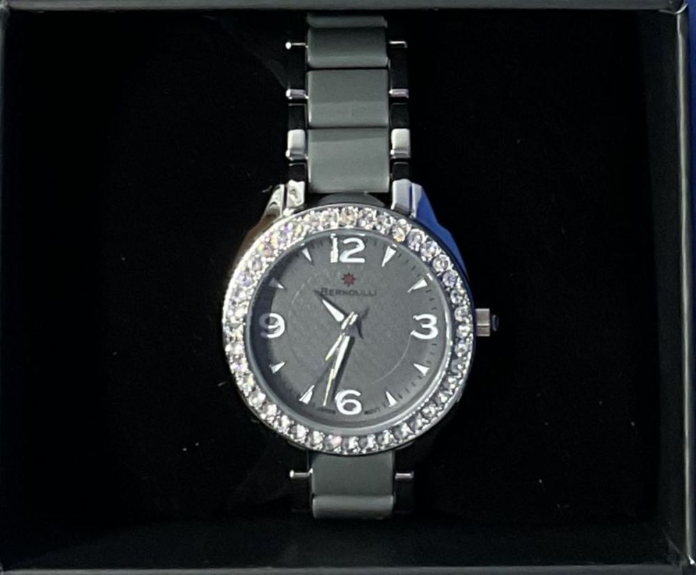 Lot 670: Bernoulli Daeva Ladies Watch with Swarovski Elements with...