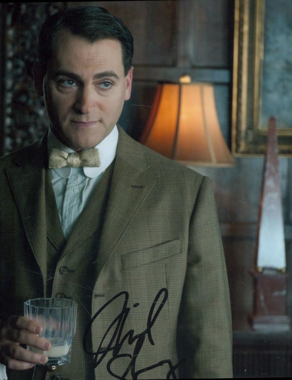 Lot 165: Michael Stuhlbarg signed 10x8 inch colour photo. Good...