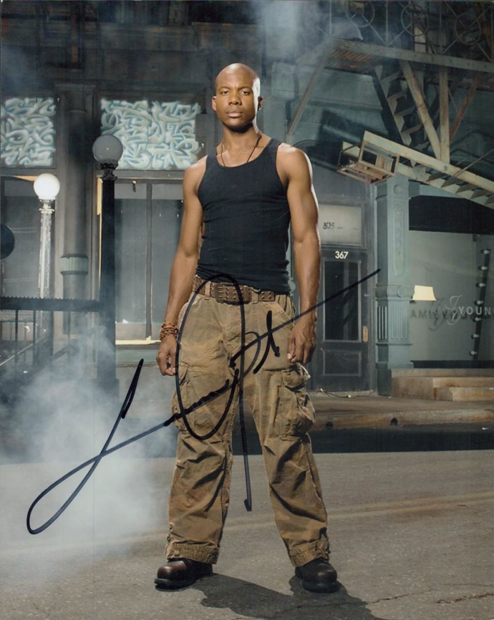 Lot 244: Leonard Roberts signed 10x8 inch Heroes colour photo....