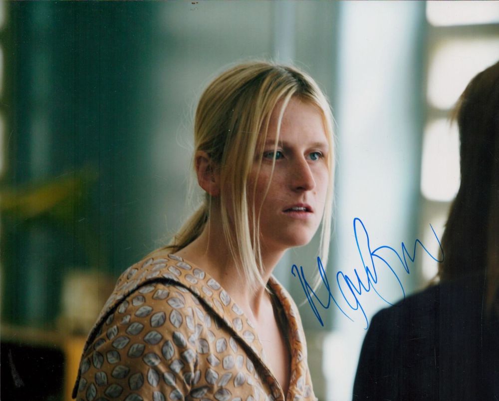 Lot 263: Mamie Gummer signed 10x8 inch colour photo. Good...