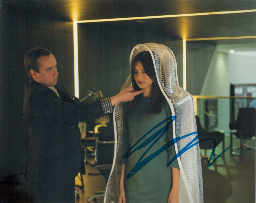 Lot 284: Gemma Chan signed 10x8 inch colour photo. Good...