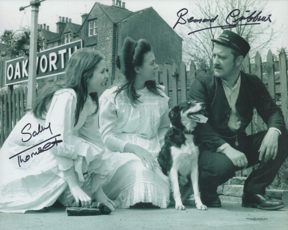 Lot 94: The Railway Children 10 x 8 b/w photo...