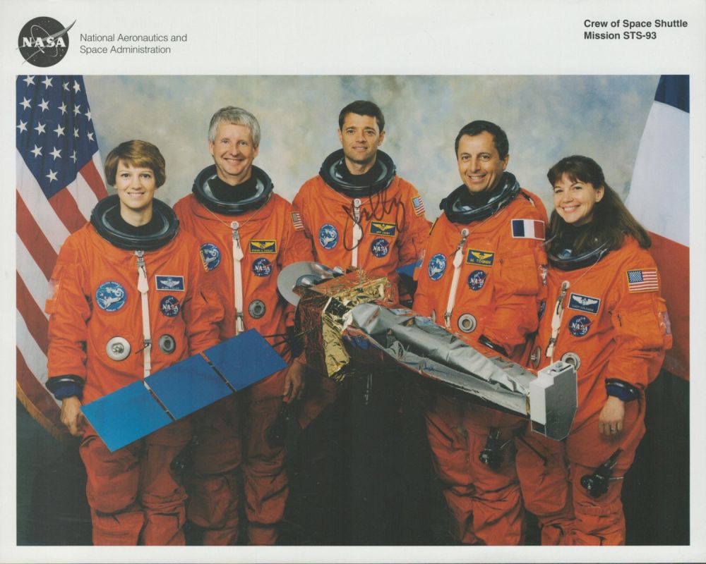 Lot 155: Space Shuttle Astronaut Jeffrey Ashby signed 10 x...