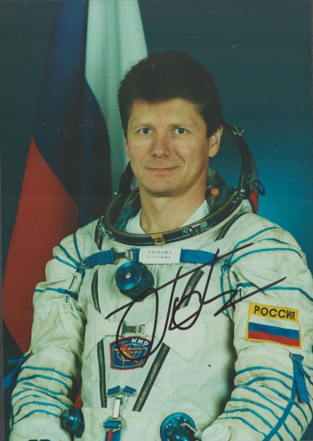 Lot 162: Cosmonaut Gennady Padalka signed colour portrait photo 8...