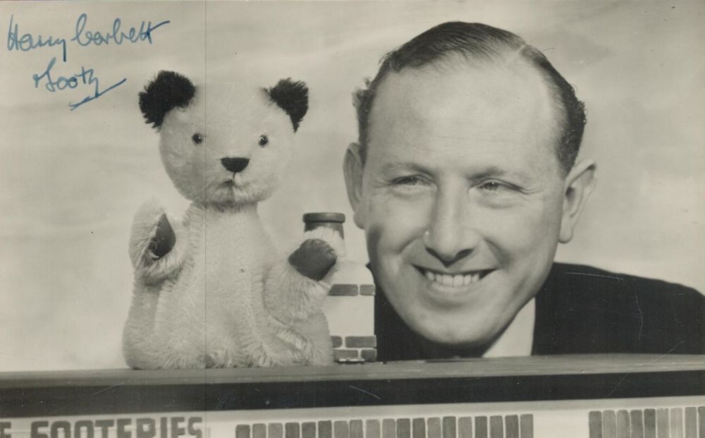 Lot 209: Harry Corbett, a signed 5.5x3.5 photo. English magician,...