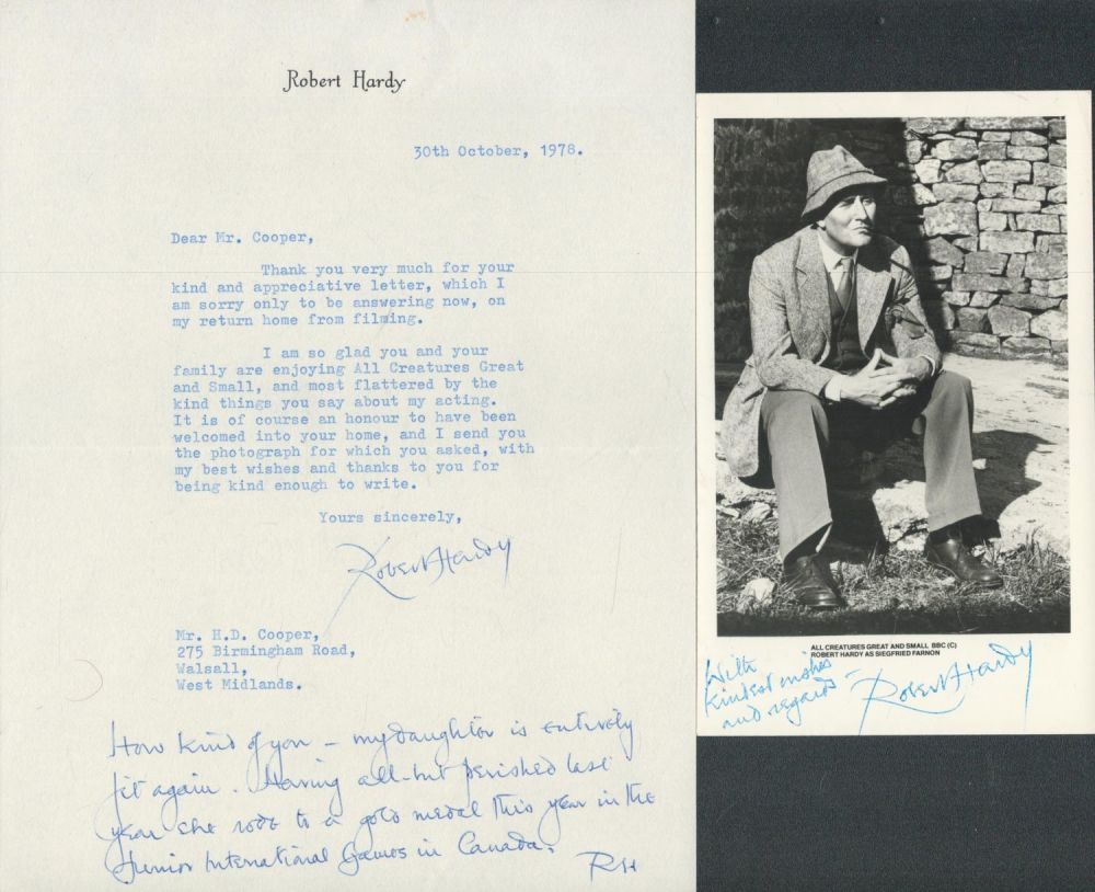 Lot 243: ROBERT HARDY Harry Potter Actor Scarce Signed 7x4...