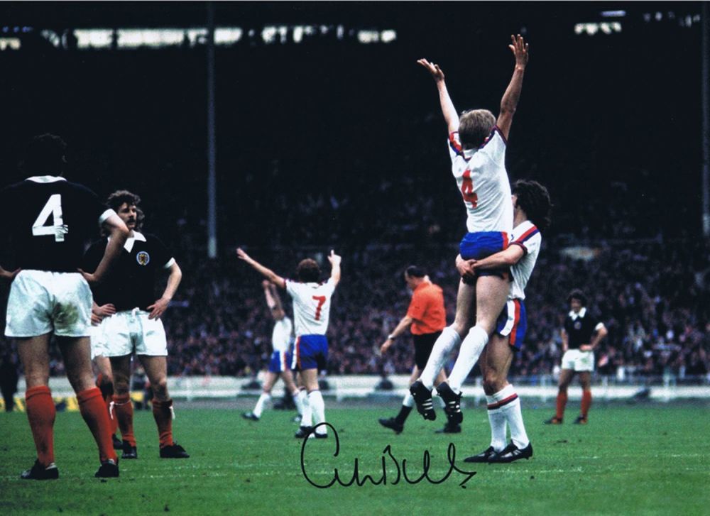 Lot 360: Autographed Colin Bell 16 X 12 Photo :...