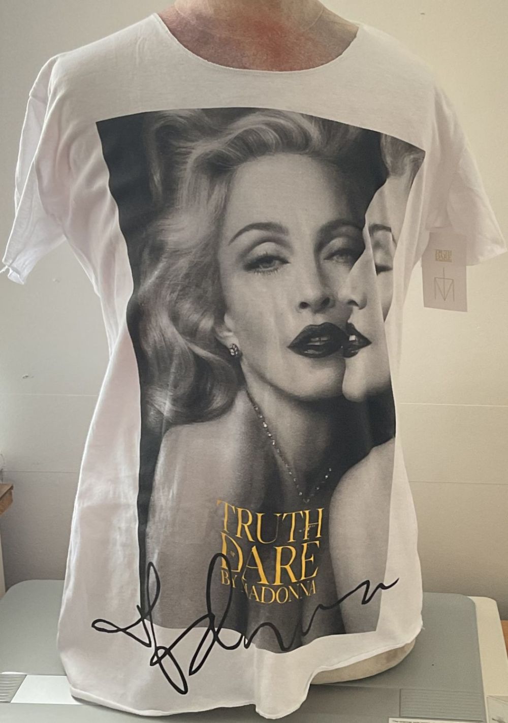 Lot 397: Music. Madonna Printed signature on Truth or Dare...