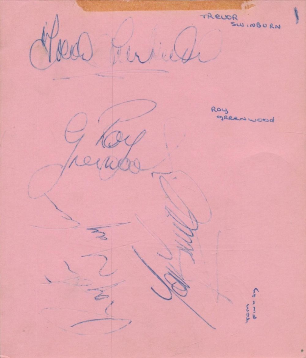 Lot 449: Football. 6 signatures on a vintage pink autograph...