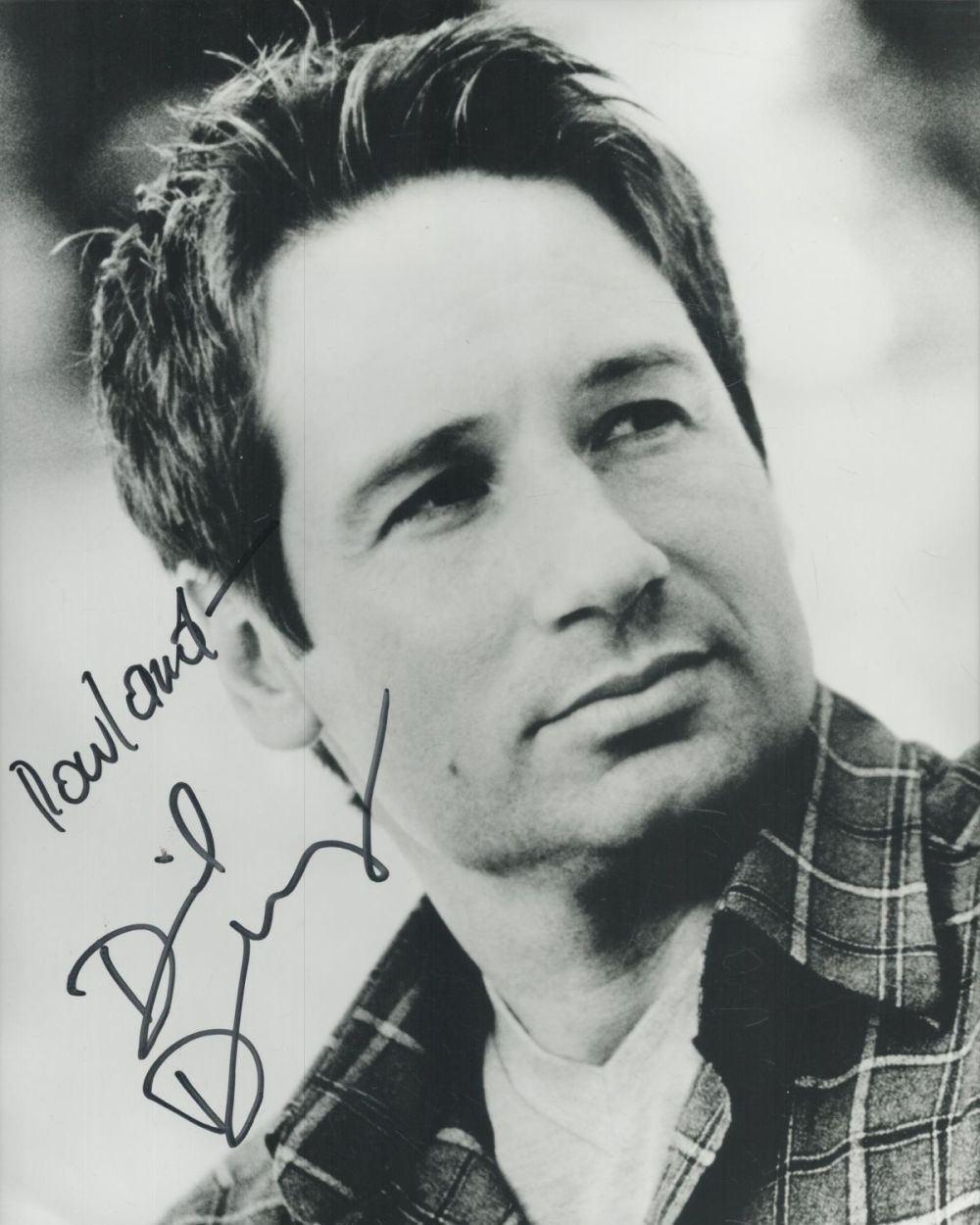 Lot 526: American Actor David Duchovny signed 10 x 8...