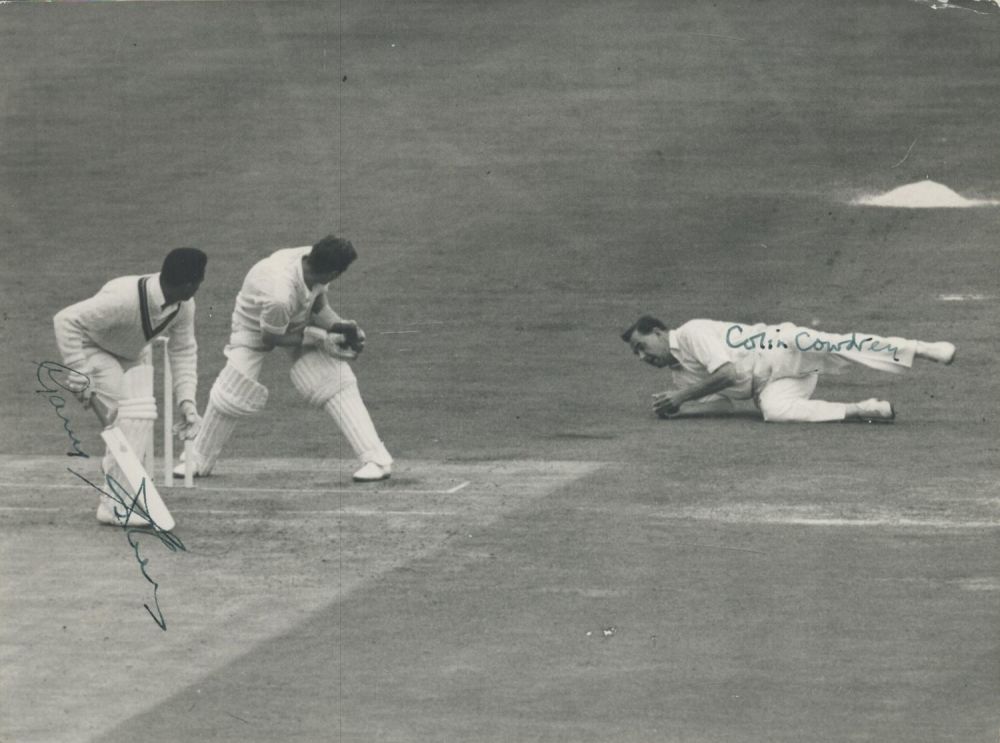 Lot 205: Cricket Gary Sobers and Colin Cowdrey signed 8x6...
