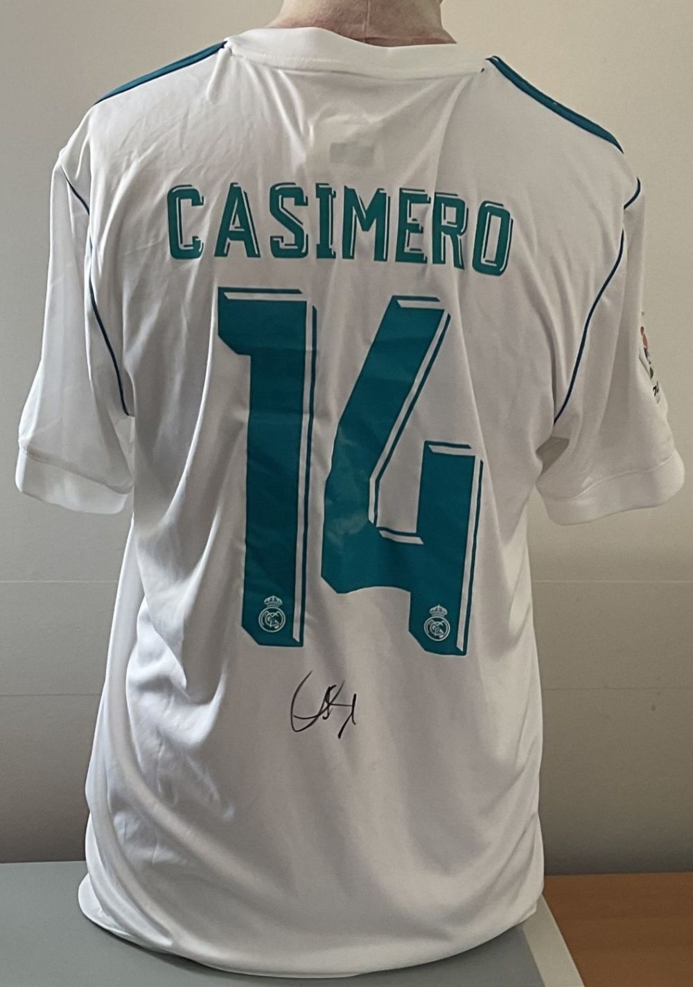 Lot 225: Football Casimero signed Real Madrid replica home shirt...