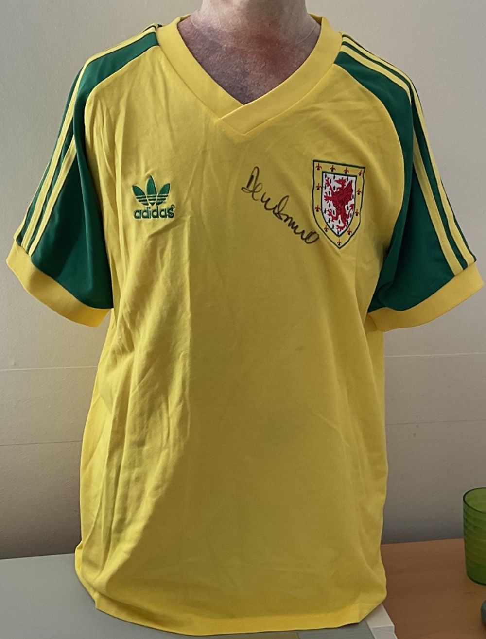 Lot 230: Football Dean Saunders signed Wales retro Adidas replica...