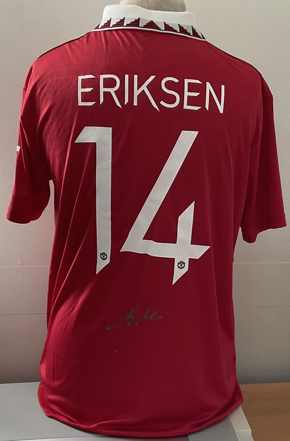 Lot 236: Football Christian Eriksen signed Manchester United replica home...