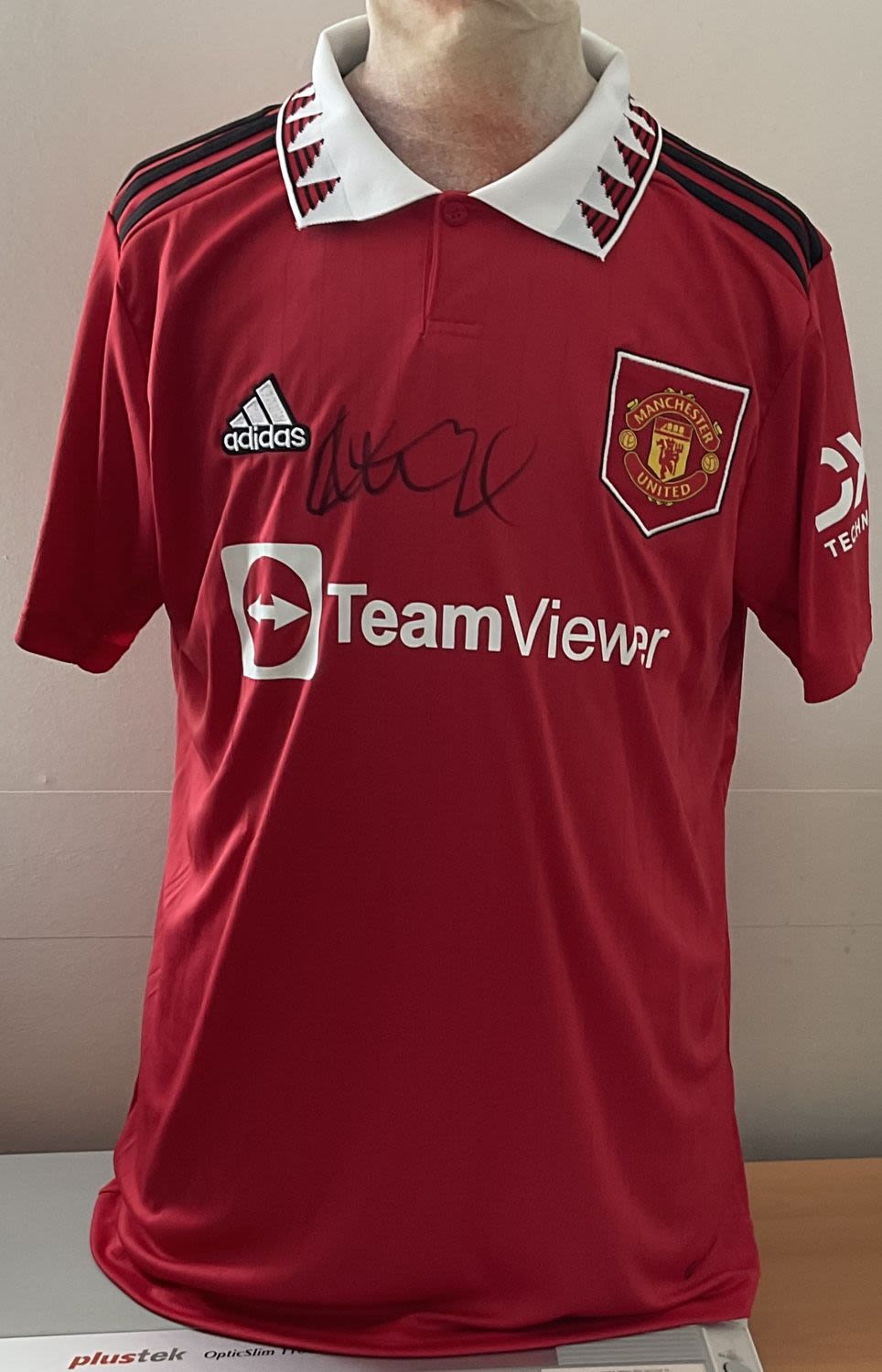 Lot 239: Football Erik ten Hag signed Manchester United replica...