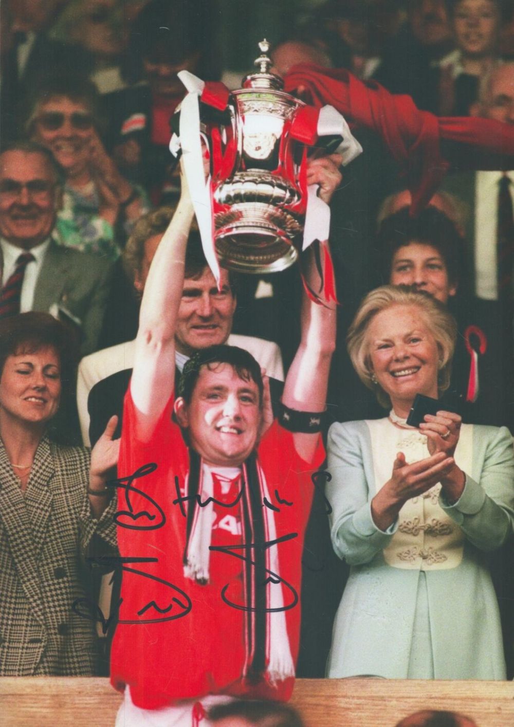 Lot 291: Football Steve Bruce signed 12x8 inch Manchester United...