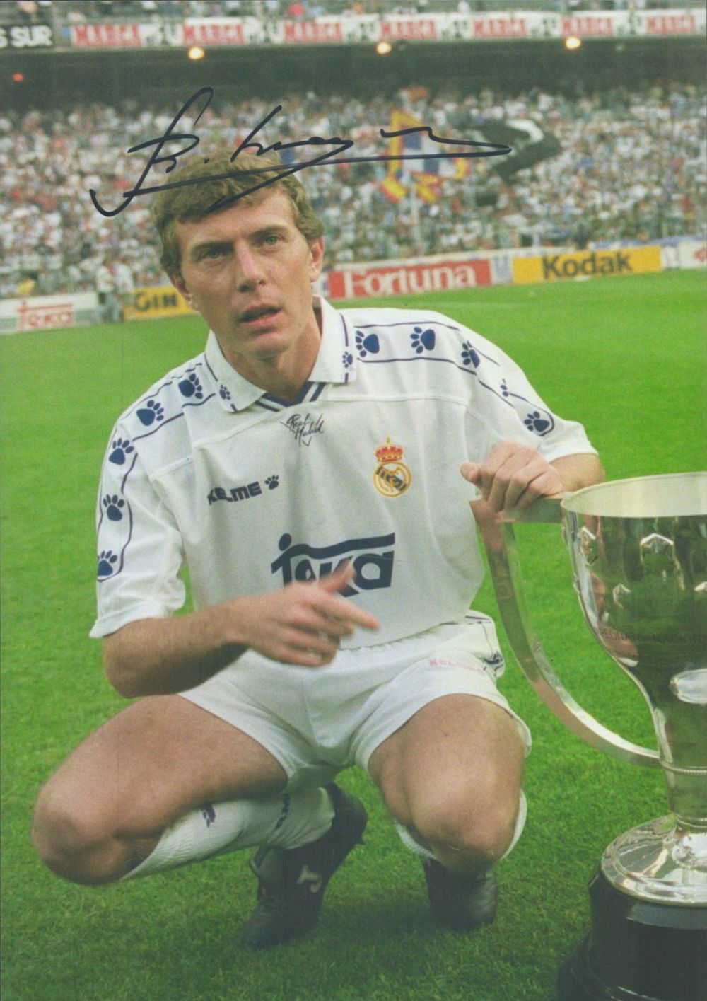 Lot 297: Football Emilio Butragueno signed Real Madrid 12x8 inch...