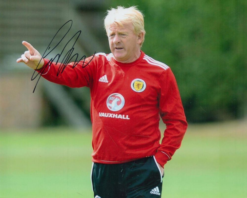 Lot 449: Football Gordon Strachan signed 10x8 inch colour photo...