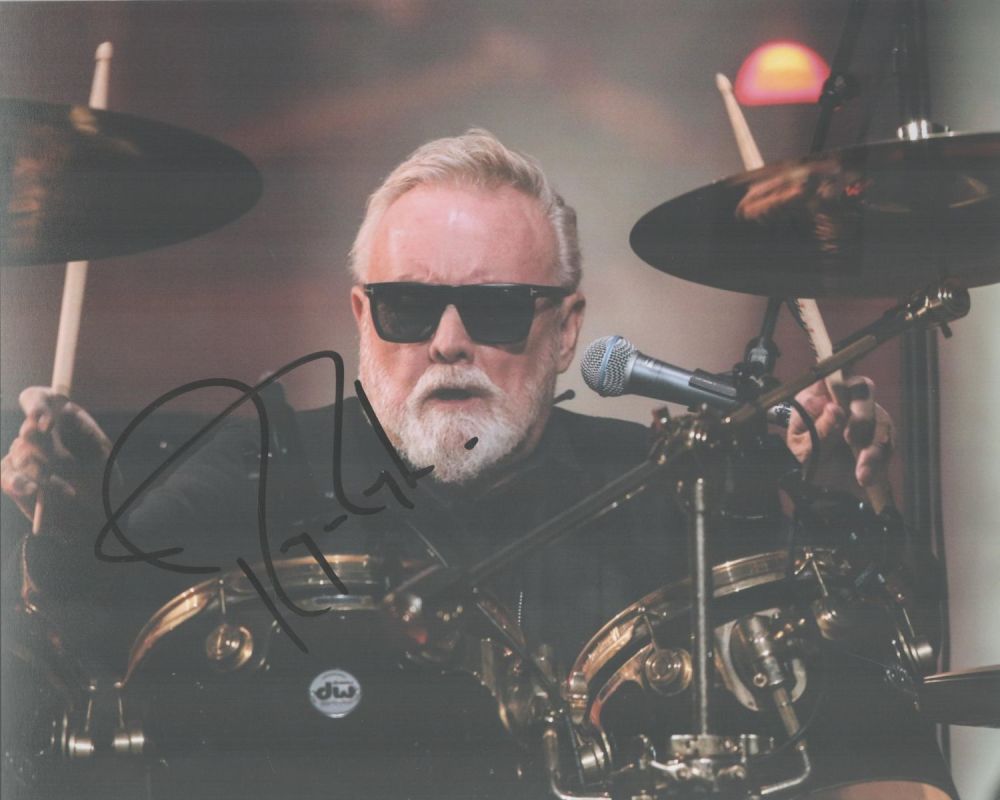 Lot 381: Axl Rose signed 10x8inch colour photo. Good condition....