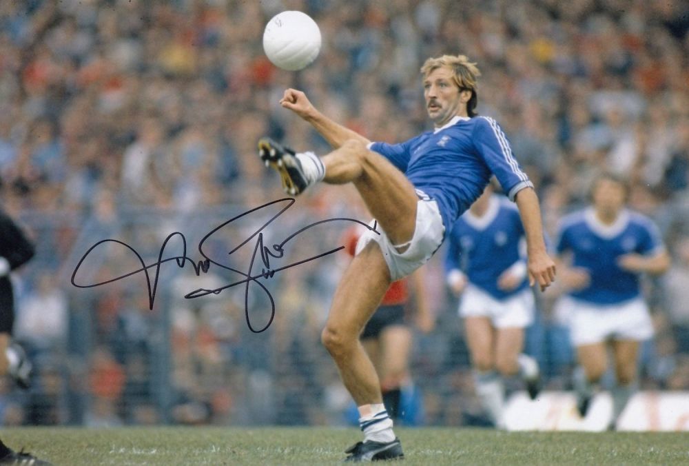 Lot 401: Autographed DERBY COUNTY 12 x 8 photo :...