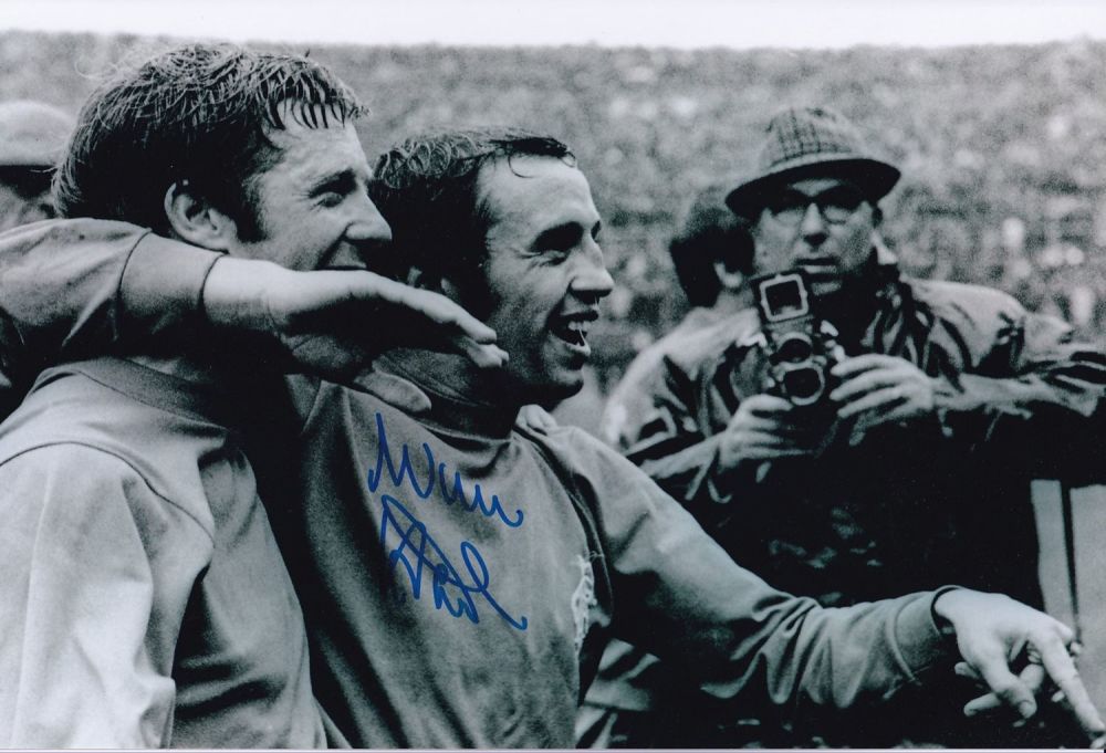 Lot 422: Autographed GERRY YOUNG 12 x 8 photo :...