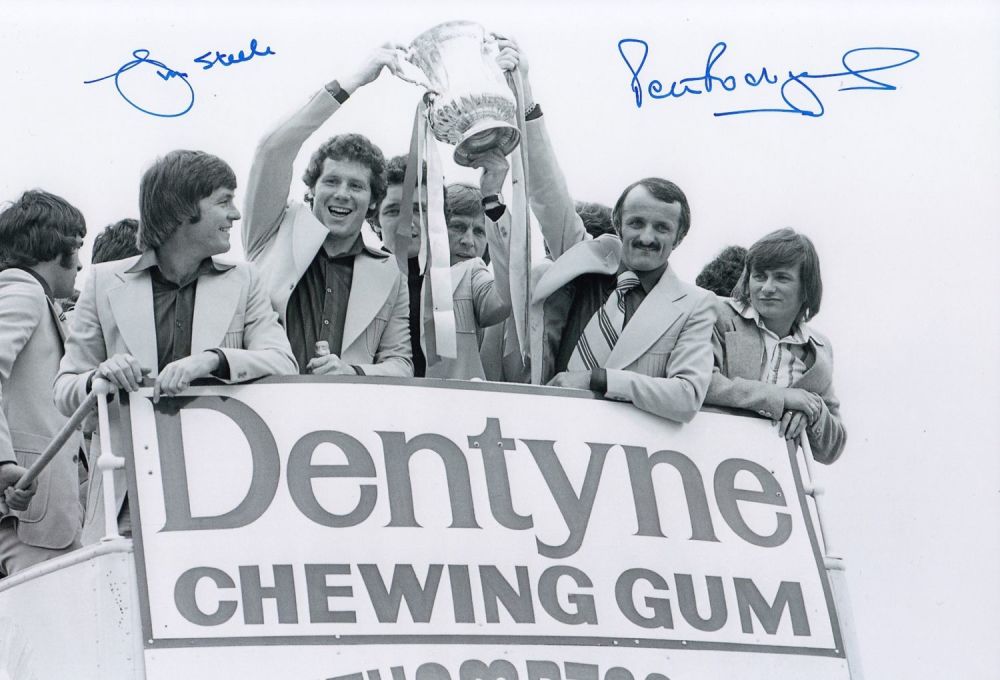 Lot 428: Autographed KEITH BURKINSHAW 12 x 8 photo :...