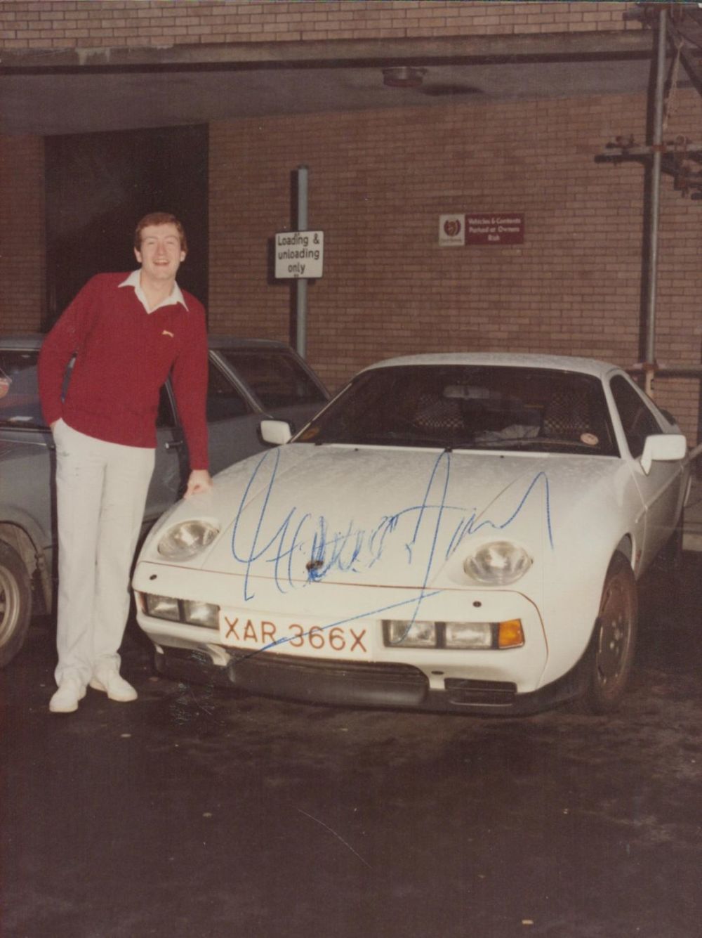 Lot 115: Steve Davis signed 7x5 inch colour photo includes...