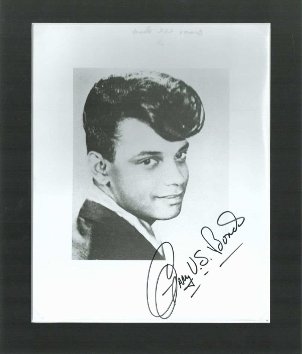 Lot 145: Gary U.S Bonds signed 12x10 inch overall mounted...