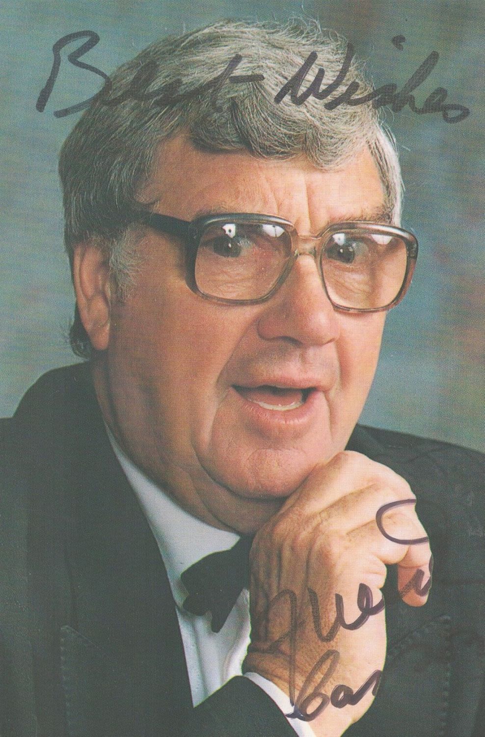 Lot 192: Frank Carson signed 6x4 colour photo. Good condition....