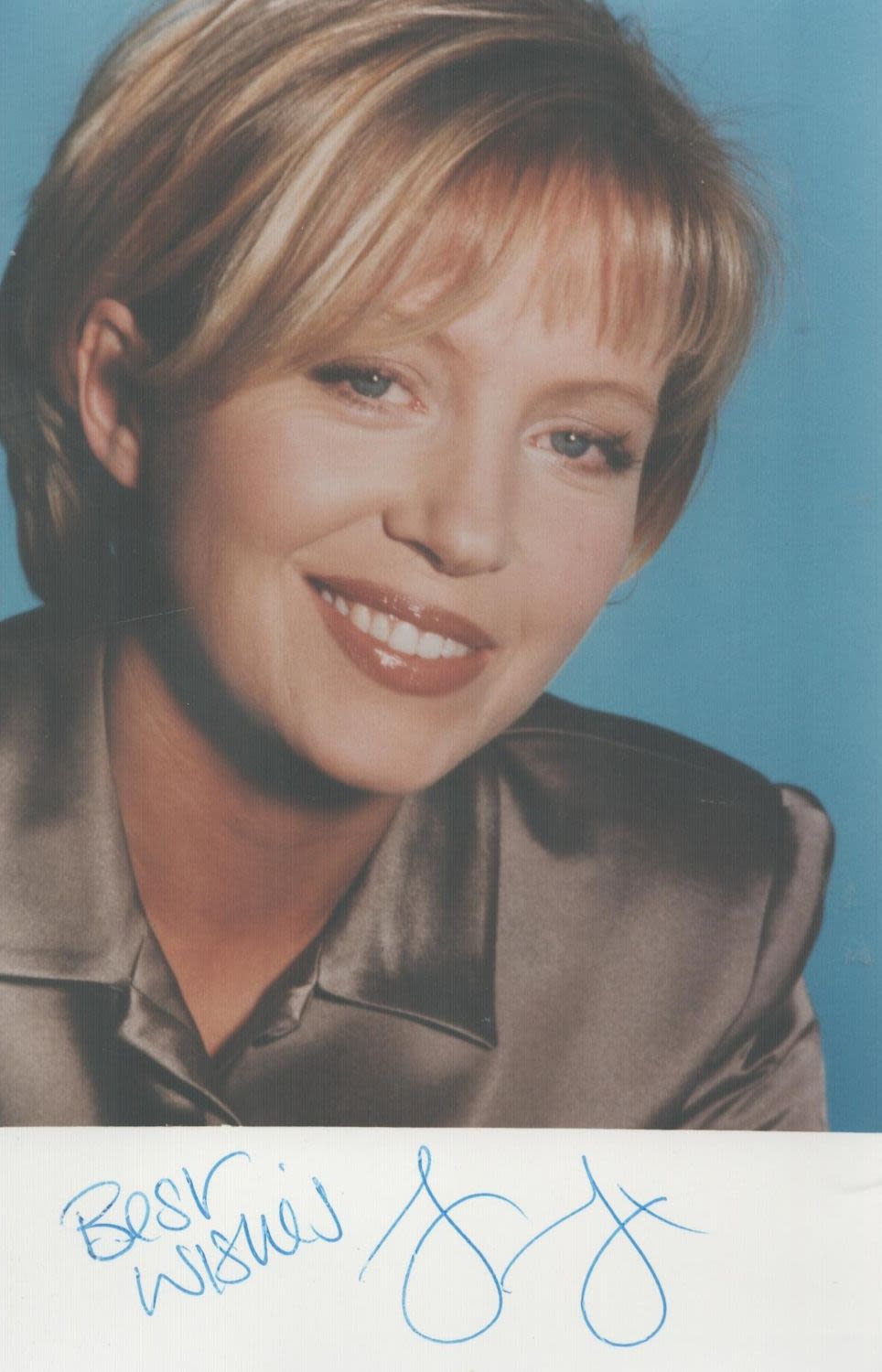 Lot 193: Mariella Frostrup signed 6x4 colour photo. Good condition....