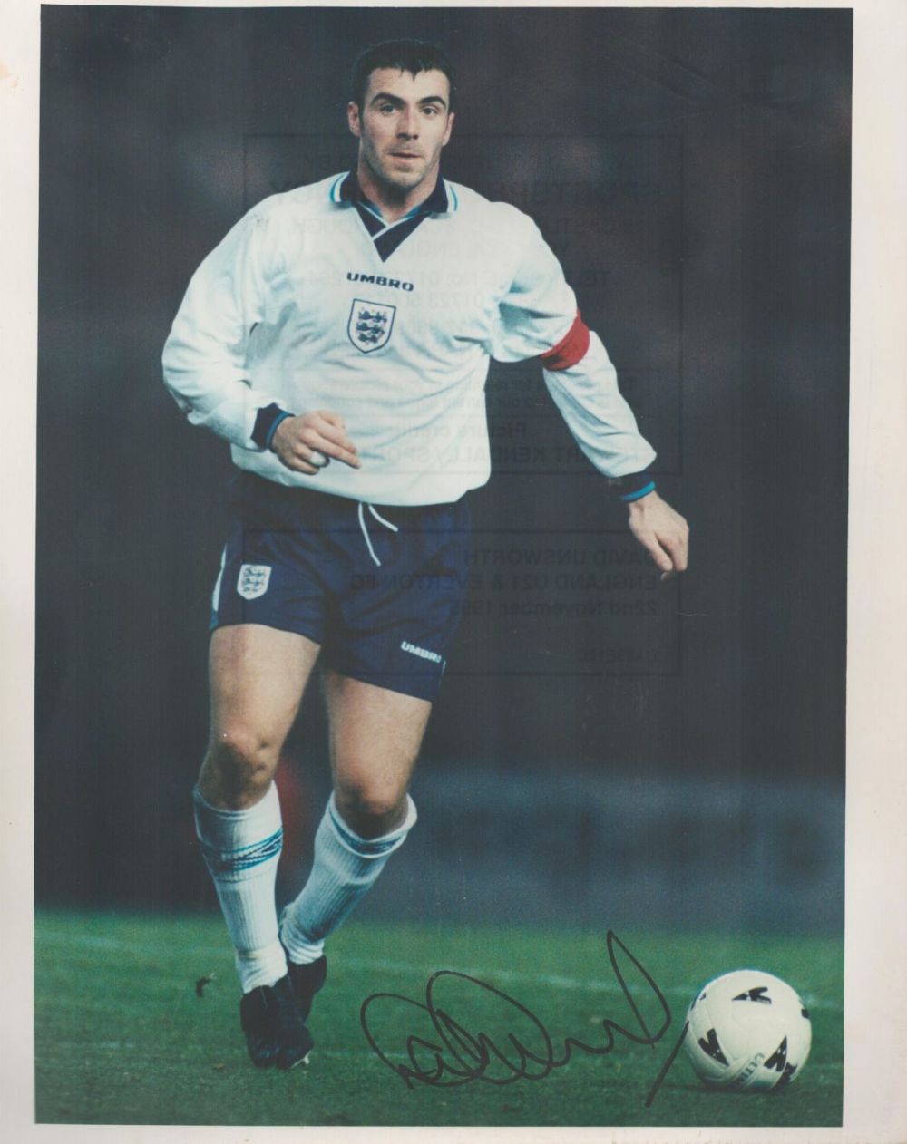 Lot 327: David Unsworth Signed England 8x10 Press Photo. Good...