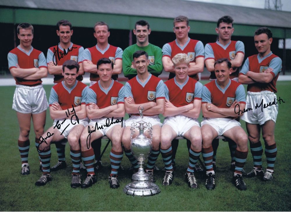 Lot 353: Football Autographed Burnley 16 X 12 Photo: Col,...