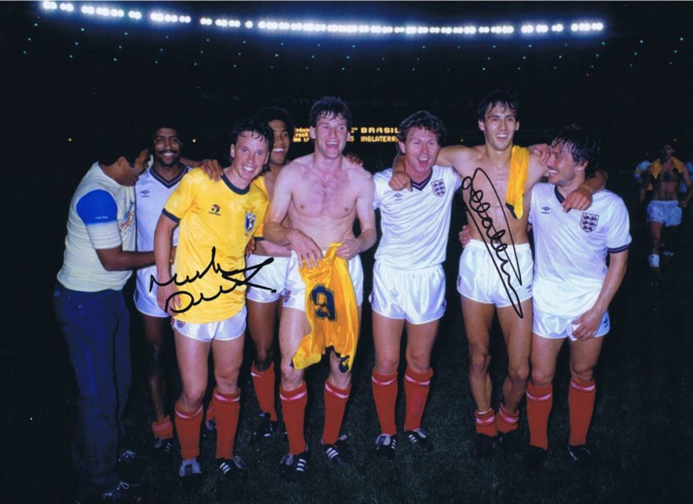Lot 360: Football Autographed England 16 X 12 Photo: Col,...