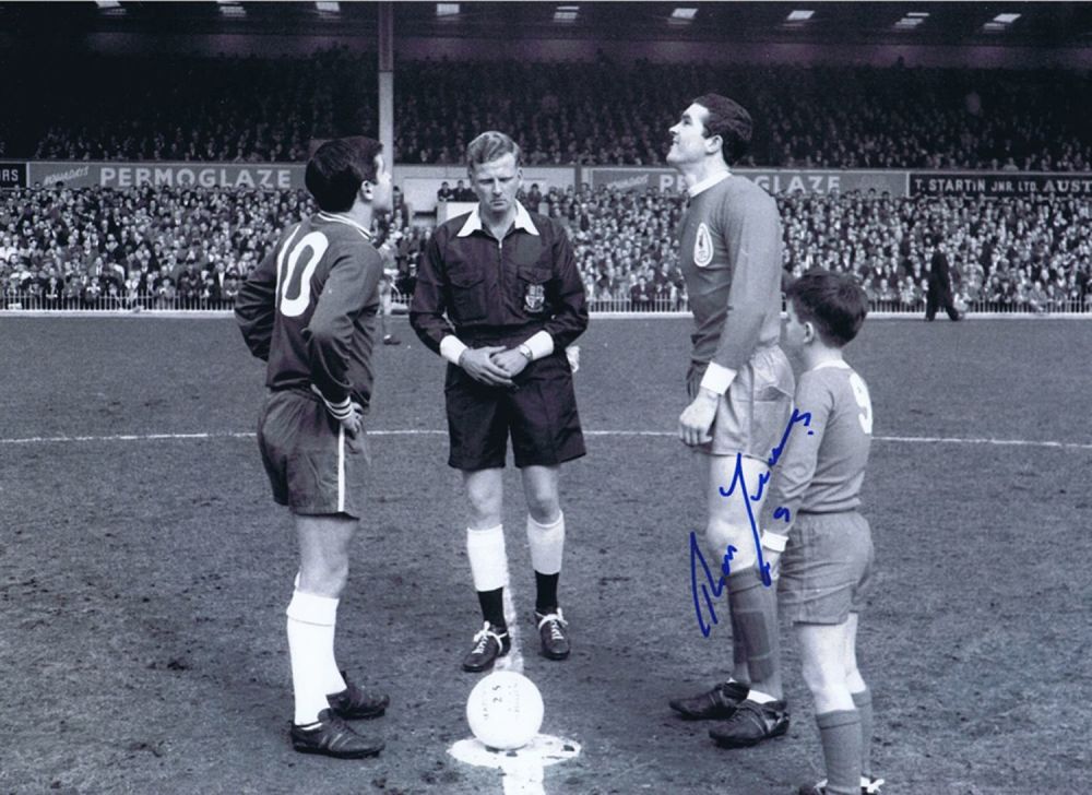 Lot 363: Football Autographed Ron Yeats 16 X 12 Photo:...