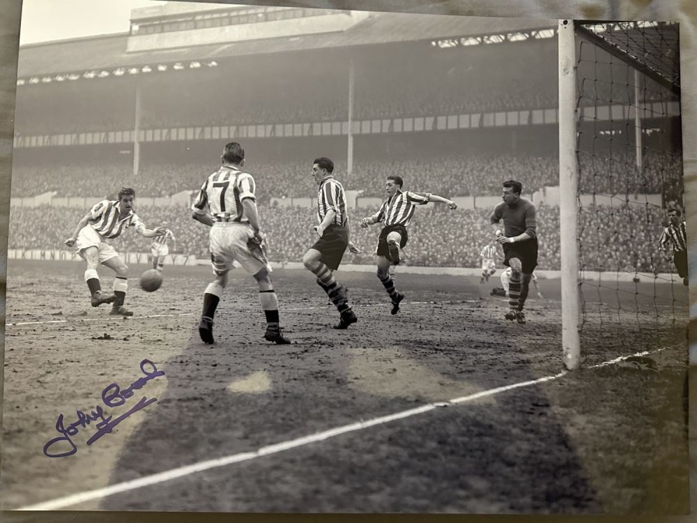 Lot 524: Tottenham Hotspur 16x12 inch photo Spurs v Hull...