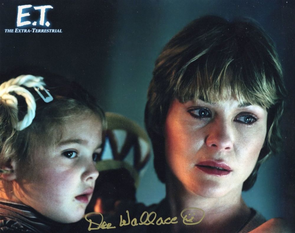 Lot 537: E.T the Extra Terrestrial 8x10 movie scene photo...