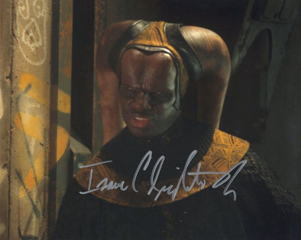 Lot 634: Star Wars The Mandalorian 8x10 photo signed by...