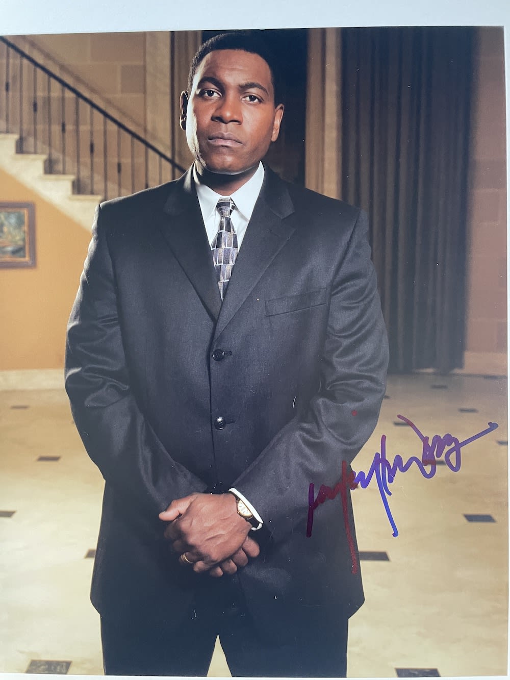 Lot 12: Mykelti Williamson American Actor, Forrest Gump 10x8 inch...