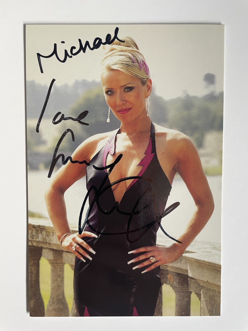 Lot 123: Zoe Lucker Footballers Wives Actress 6x4 inch signed...