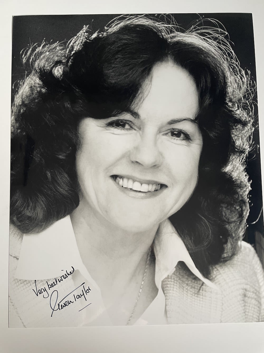 Lot 158: Gwen Taylor Great British Actress 10x8 inch signed...