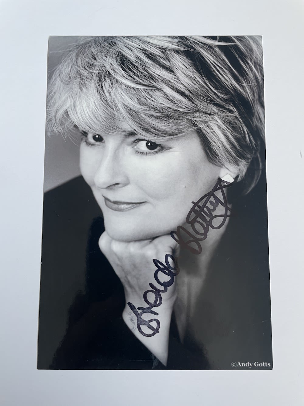 Lot 193: Brenda Blethyn Great British Actress, Vera 6x4 inch...