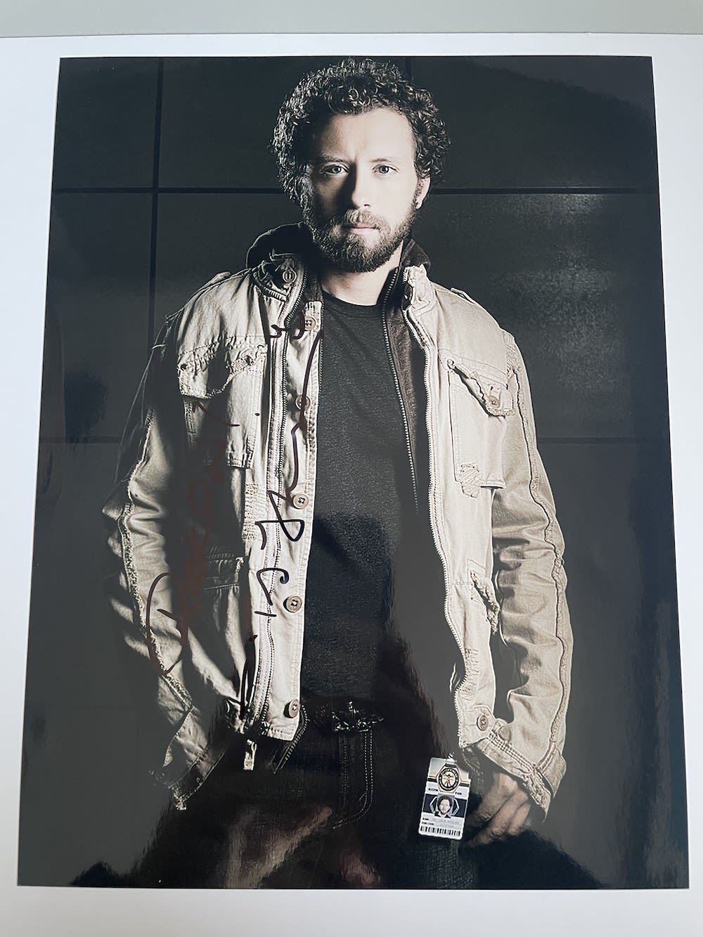 Lot 214: TJ Thyne Popular American Actor, Bones 12x8 inch...
