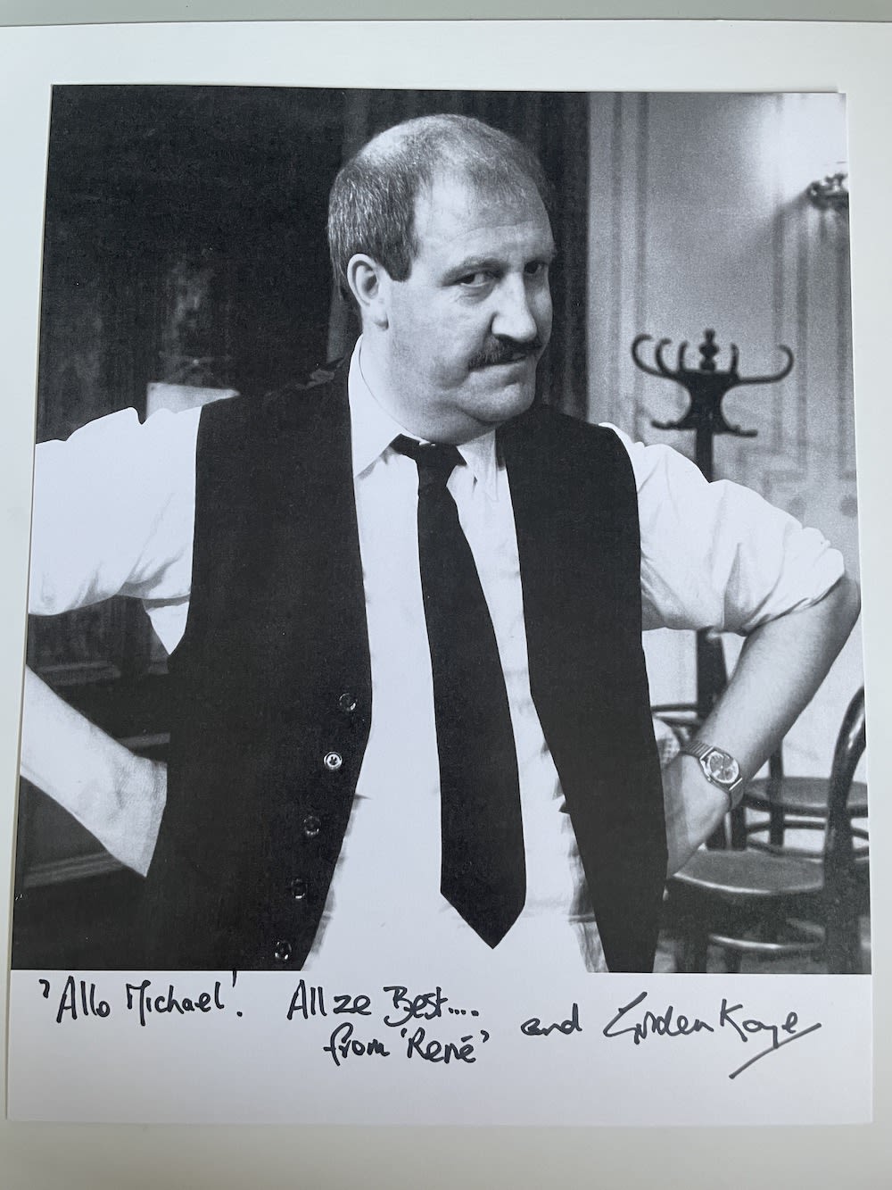 Lot 237: Gorden Kaye Allo Allo Actor, Rene 10x8 inch...