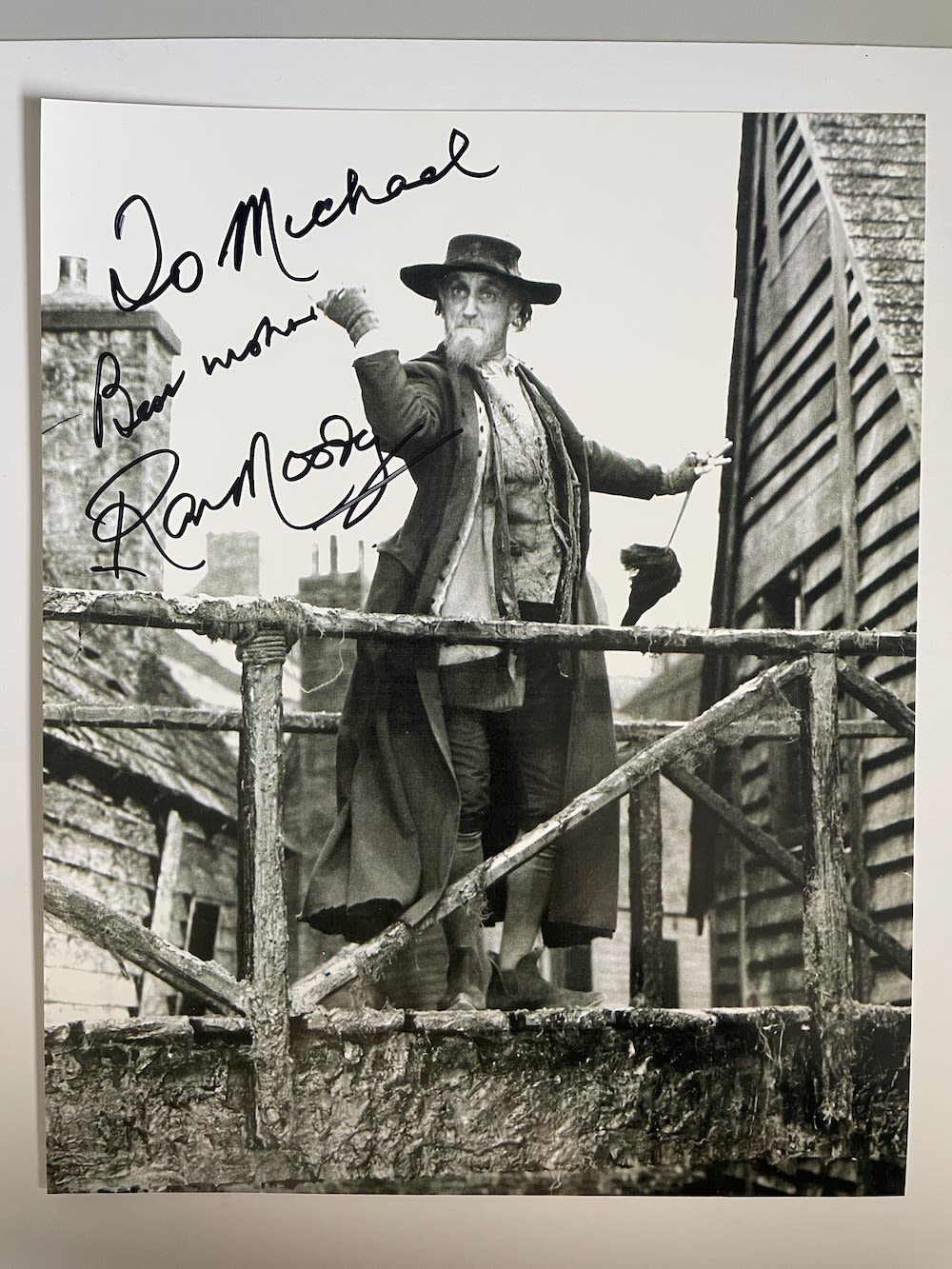 Lot 274: Ron Moody Late Great Actor, Oliver 10x8 inch...